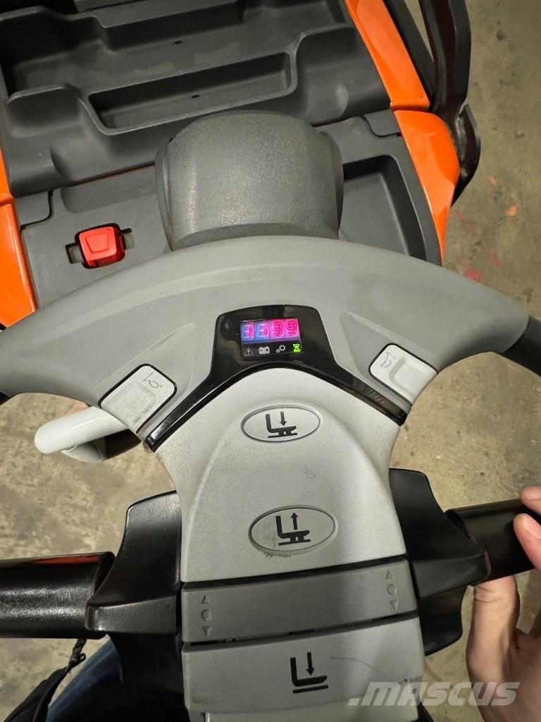 Toyota SPE160L Yaya kumandali istif makinasi