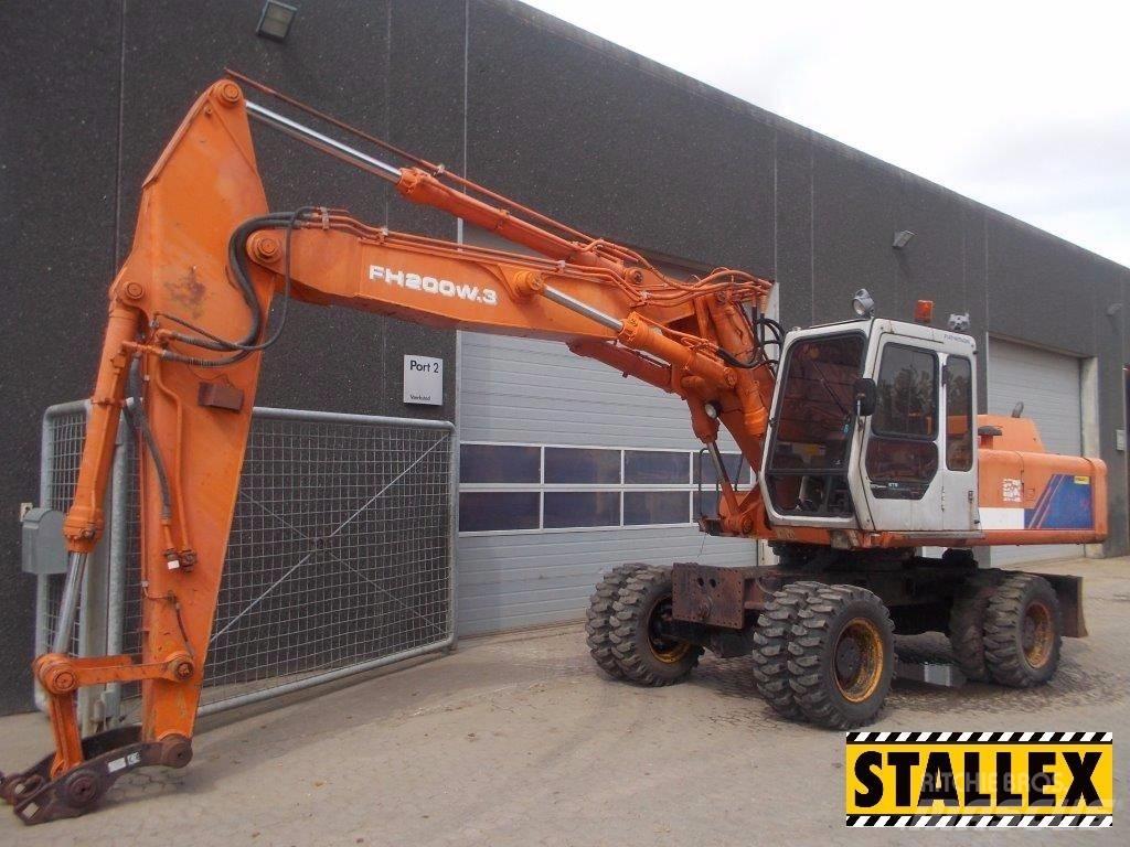 Hitachi 200W Lastik tekerli ekskavatörler