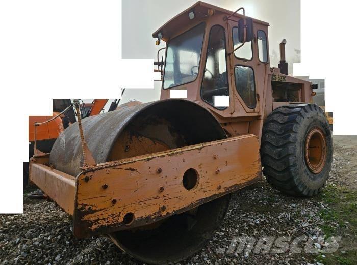 CAT CS 533 C Çift tamburlu silindirler