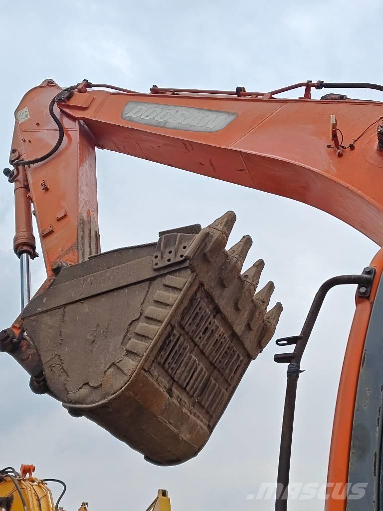 Doosan DX 300 LC-9C Paletli ekskavatörler