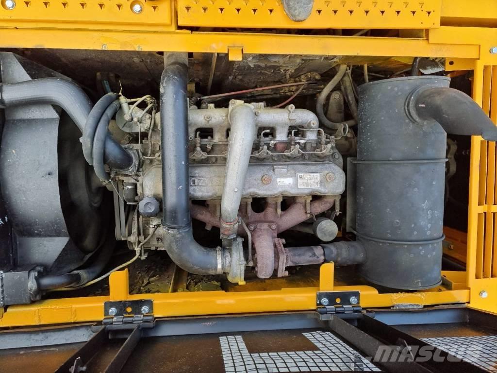 JCB JS 220 LC Paletli ekskavatörler
