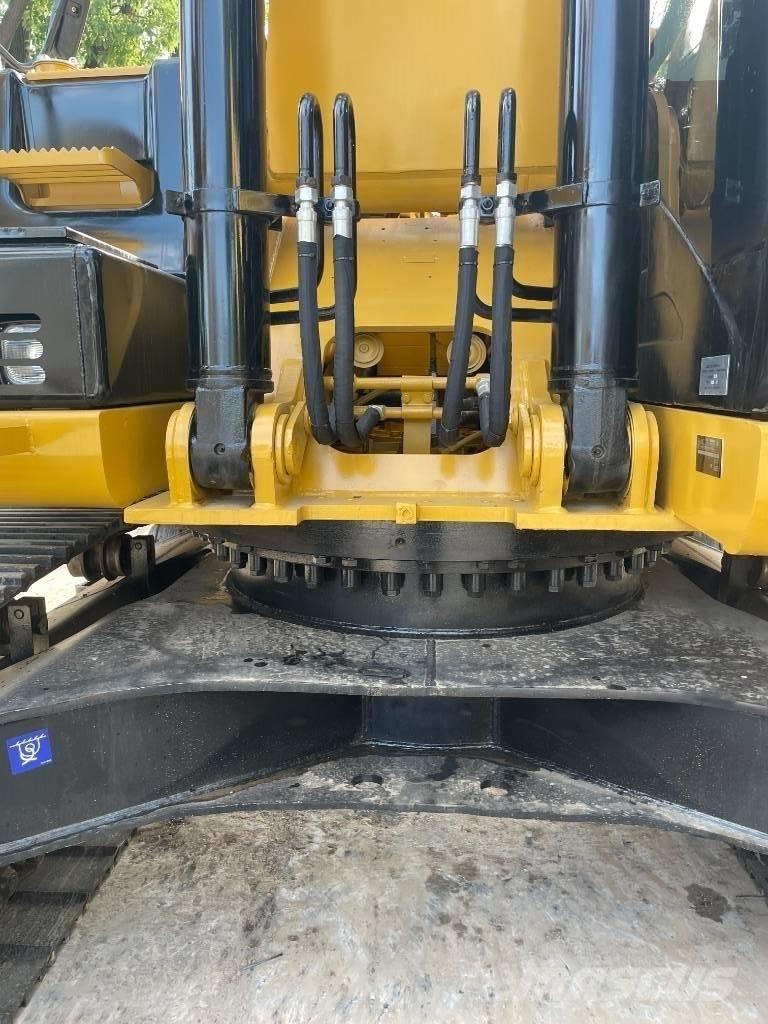 CAT 330 Midi ekskavatörler 7 - 12 t