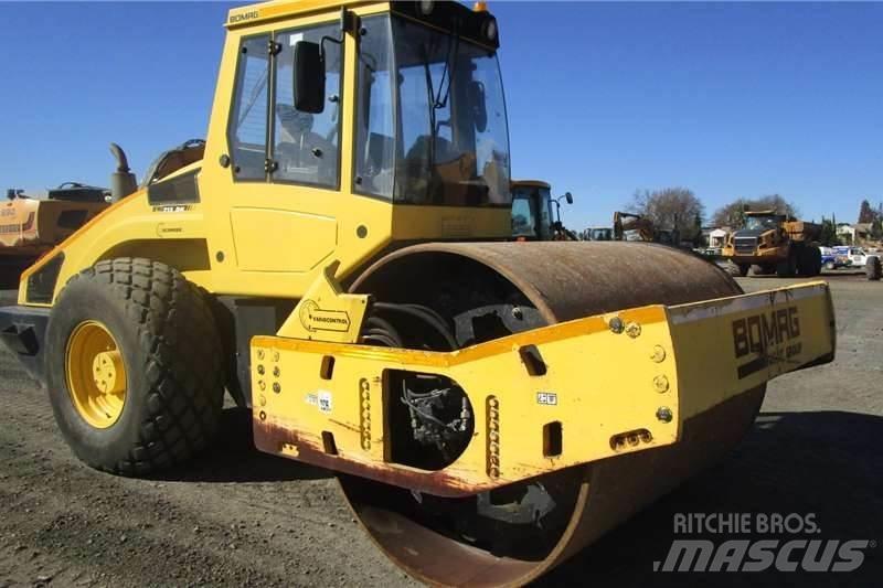 Bomag B213DH-4 Kombine silindirler
