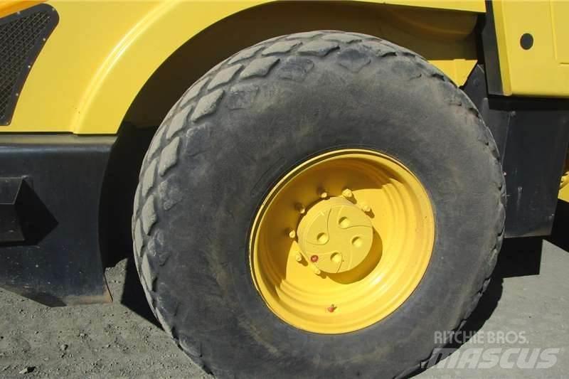 Bomag B213DH-4 Kombine silindirler
