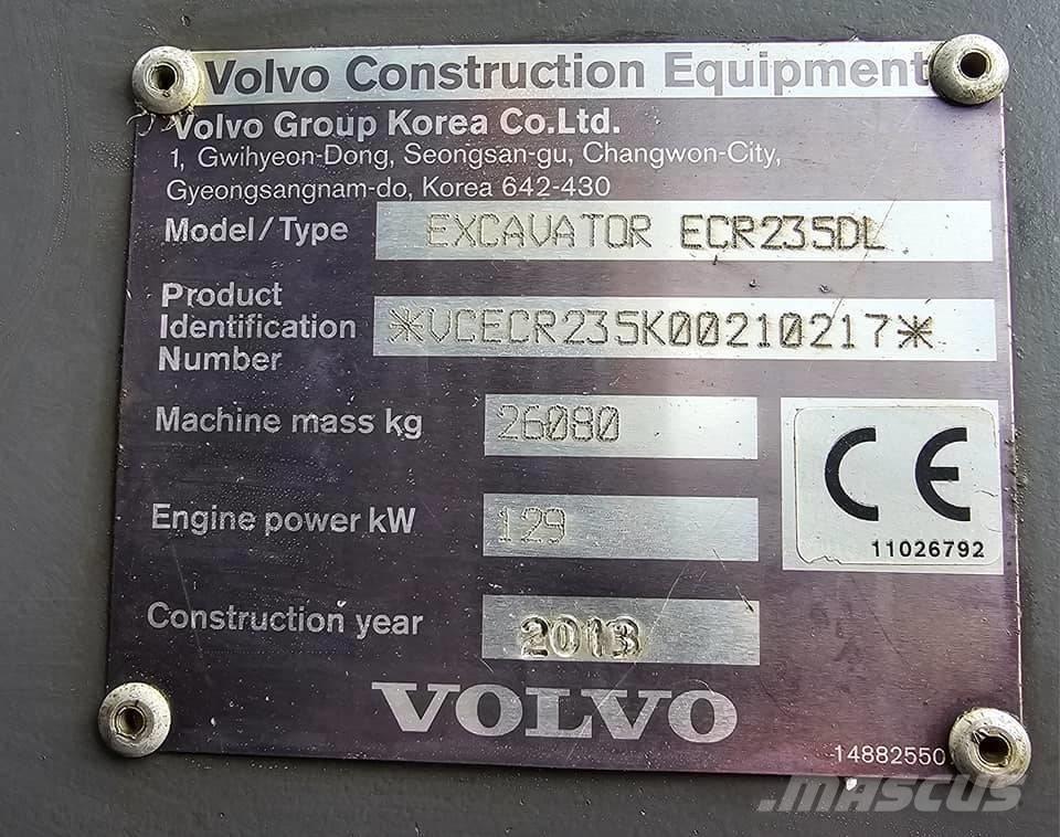 Volvo ECR235 DL Paletli ekskavatörler