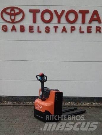 Toyota LWE 200 Düsük seviye kaldirici