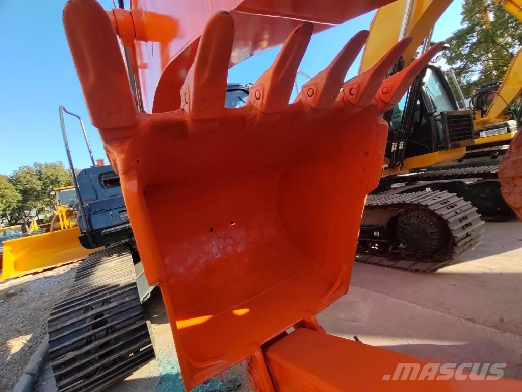 Hitachi ZX 200 Paletli ekskavatörler