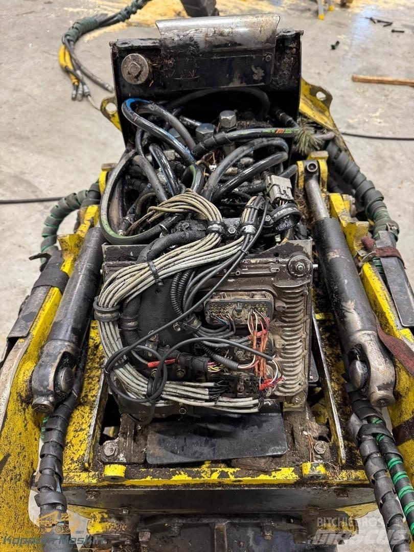 John Deere H415 Agaç kesme robotlari