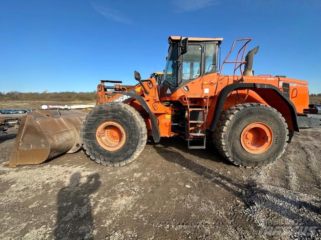 Doosan DX420-3 Lastik tekerli ekskavatörler