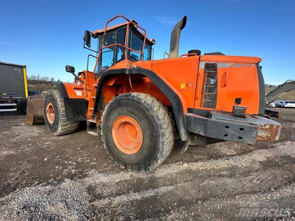 Doosan DX420-3 Lastik tekerli ekskavatörler