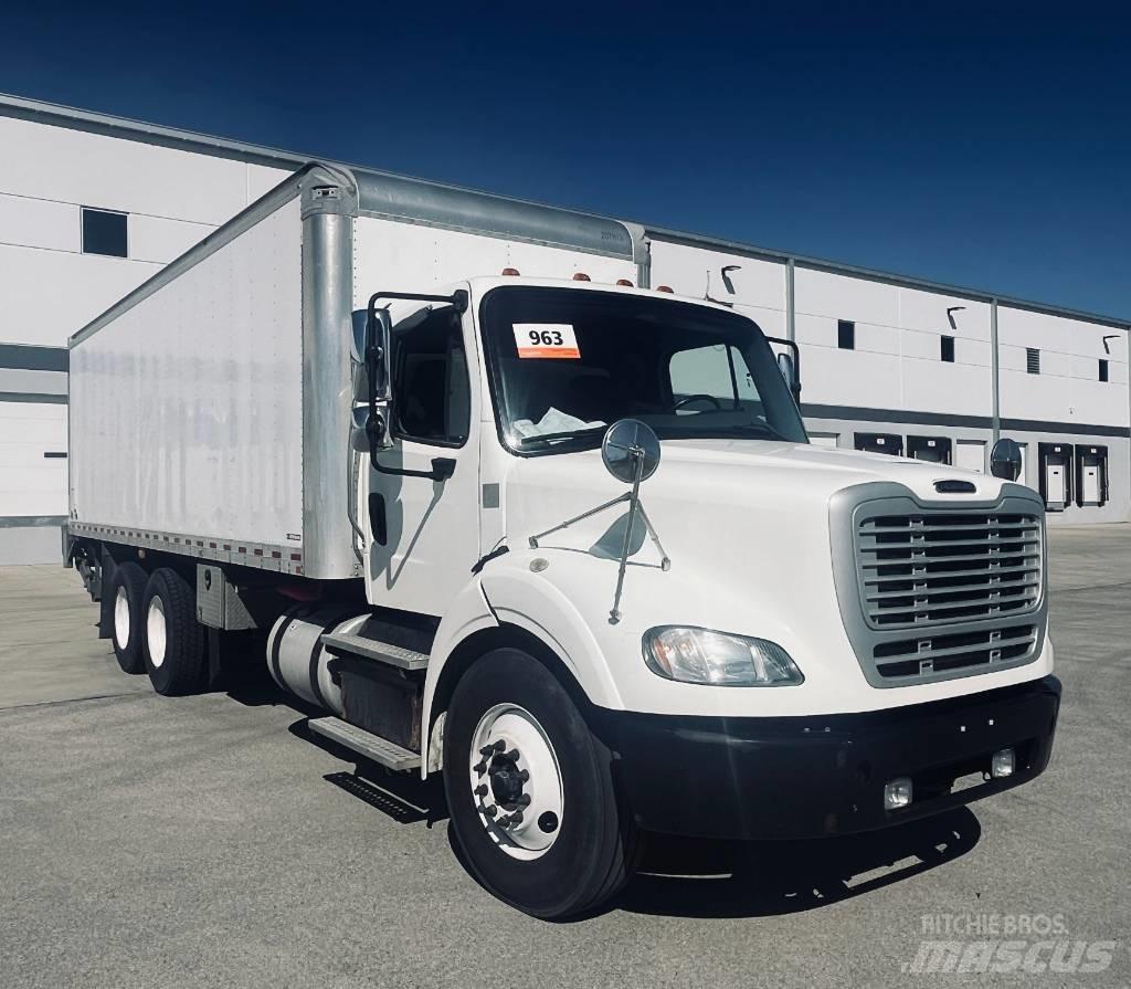 Freightliner M 106 Kapali kasa kamyonlar