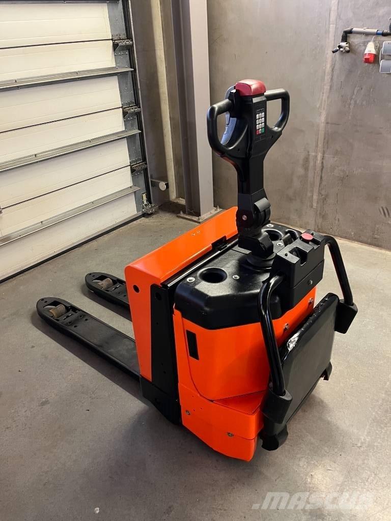 Toyota 7 PML 20 Düsük seviye kaldirici