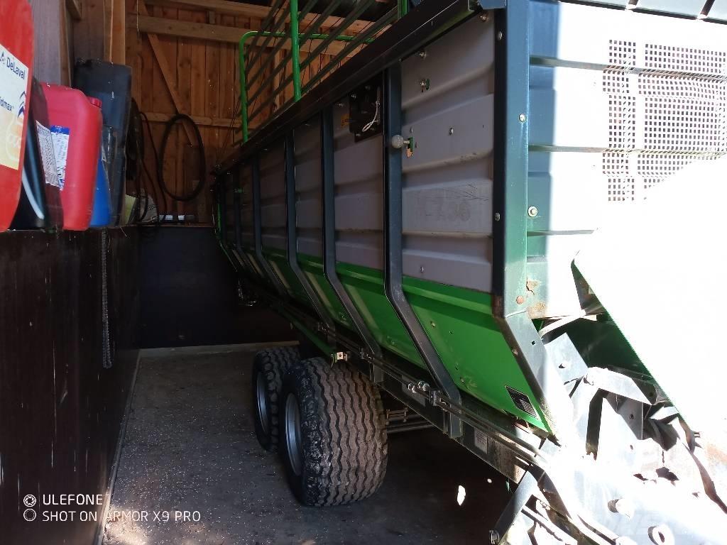 Deutz-Fahr K7.36 Kendi yükler römorklar