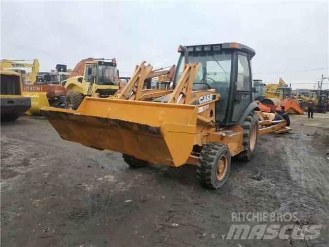 CASE 580M Skid steer loderler