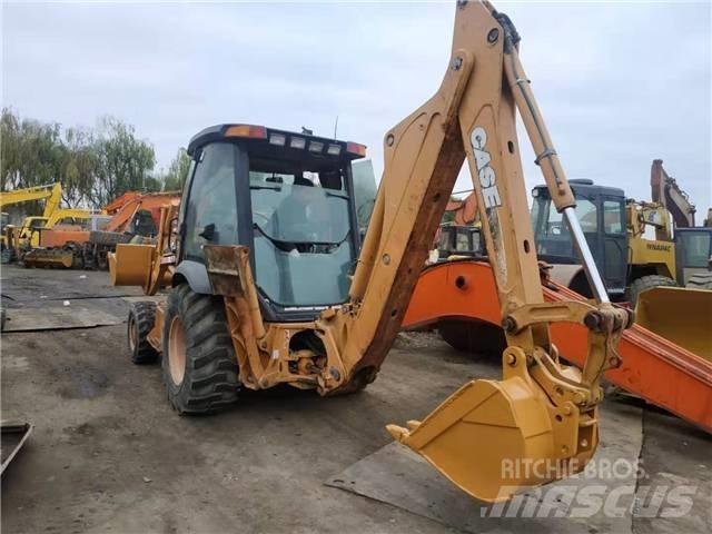 CASE 580M Skid steer loderler