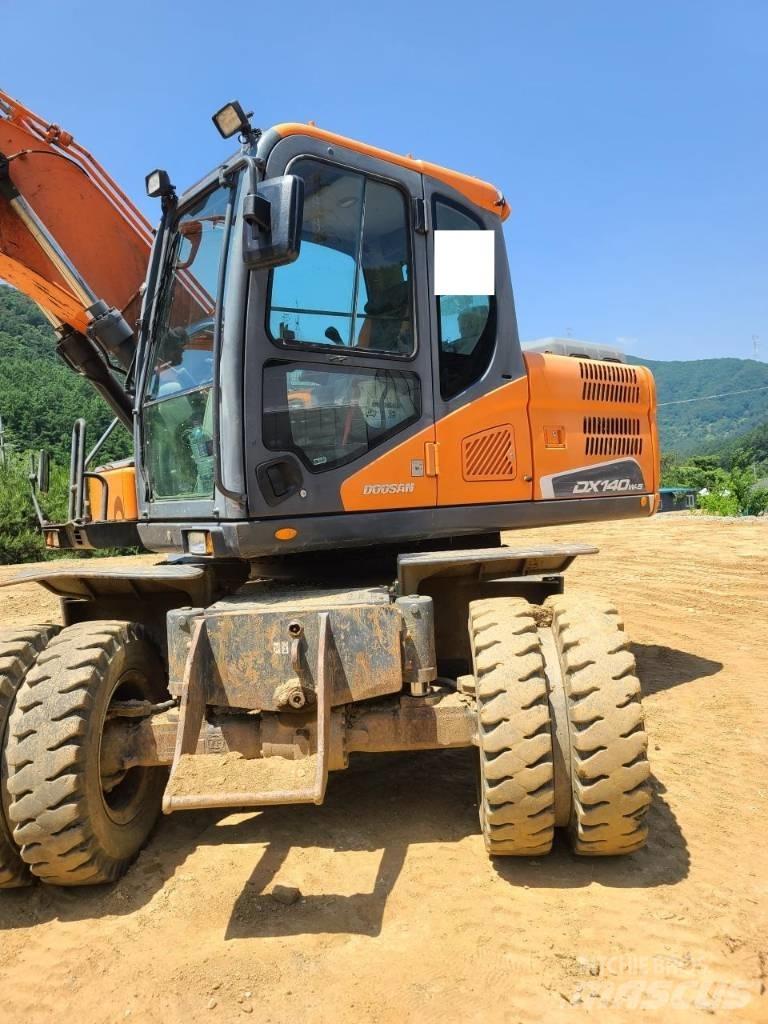 Doosan DX 140 W Lastik tekerli ekskavatörler