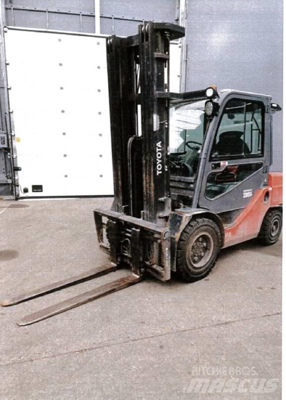 Toyota 8 FD JF 35 Dizel forkliftler