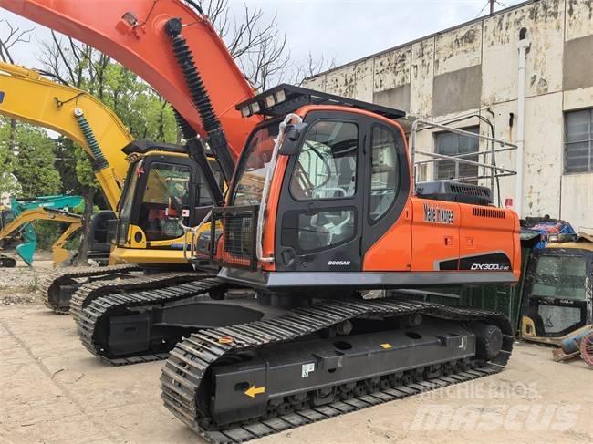 Doosan DX 300 LC Paletli ekskavatörler