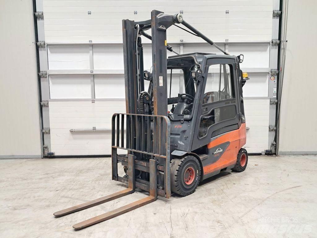 Linde E25-01 Elektrikli forkliftler