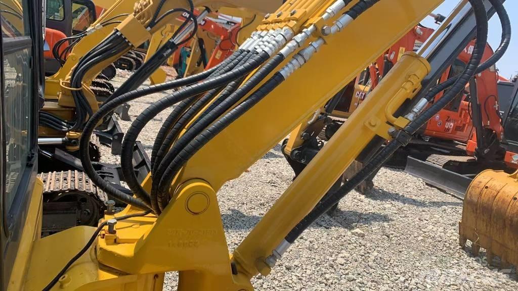 Komatsu PC 40 Paletli ekskavatörler