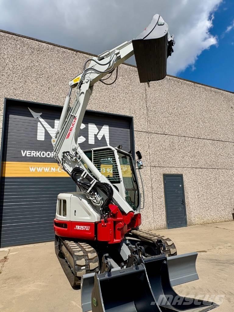 Takeuchi TB 257 FR Mini ekskavatörler, 7 tona dek