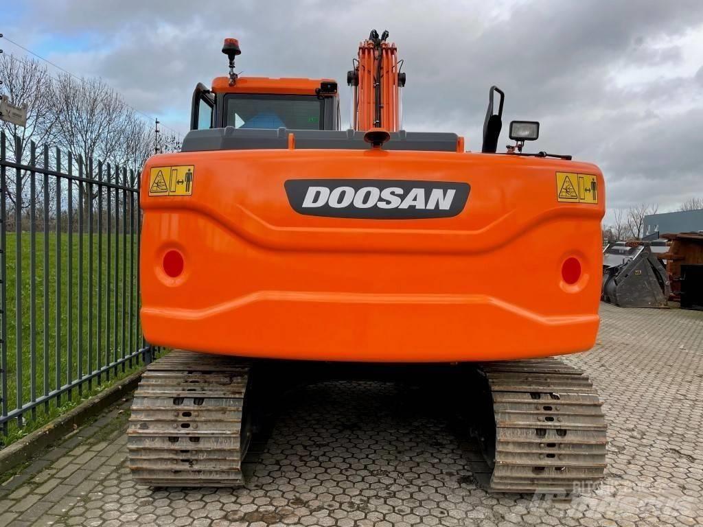 Doosan DX 140 W Lastik tekerli ekskavatörler