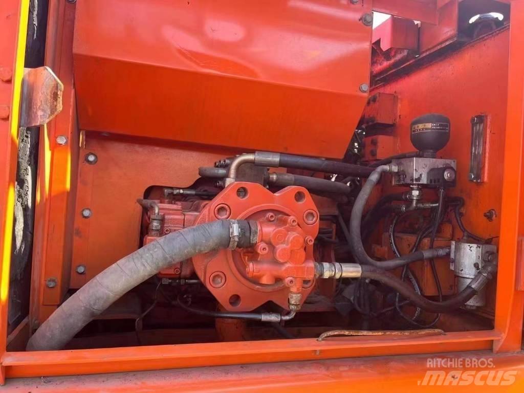 Doosan DH 220 Paletli ekskavatörler