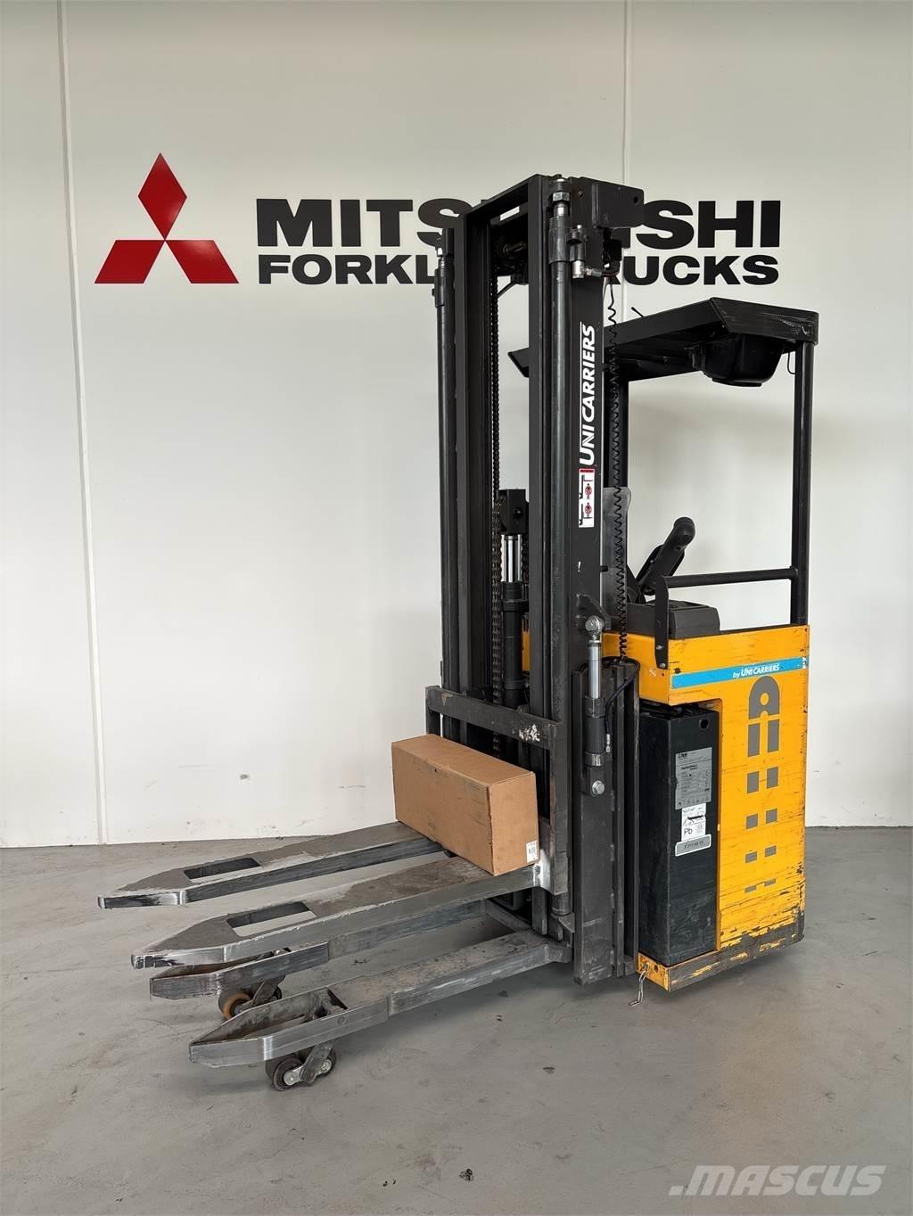 Atlet X160 Yaya kumandali istif makinasi