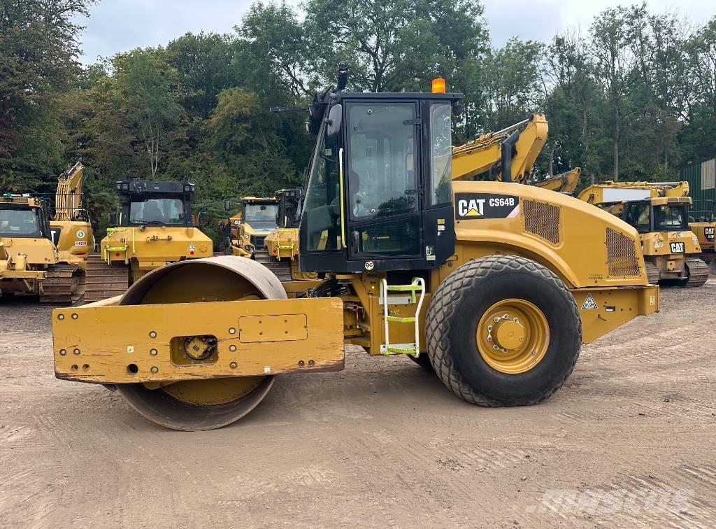 CAT CS 64 B Tek tamburlu silindirler
