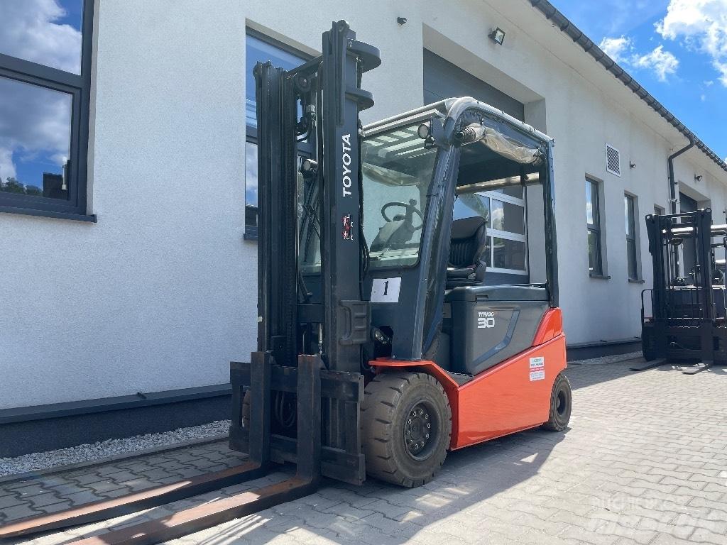 Toyota 8FBMT30 Elektrikli forkliftler