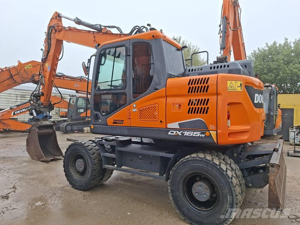 Doosan DX 165 W-5 Lastik tekerli ekskavatörler