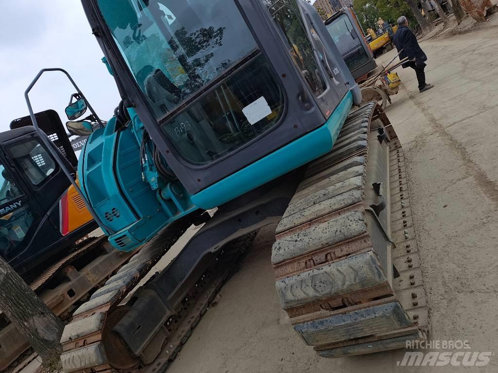 Kobelco SK 135 SR Paletli ekskavatörler