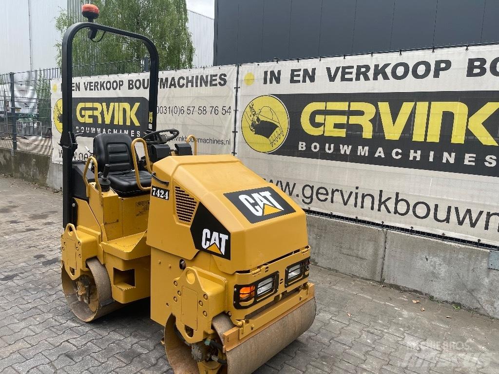 CAT CB 14 Çift tamburlu silindirler