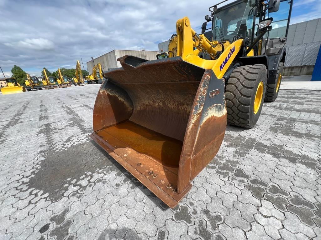 Komatsu WA320-7 Tekerlekli yükleyiciler