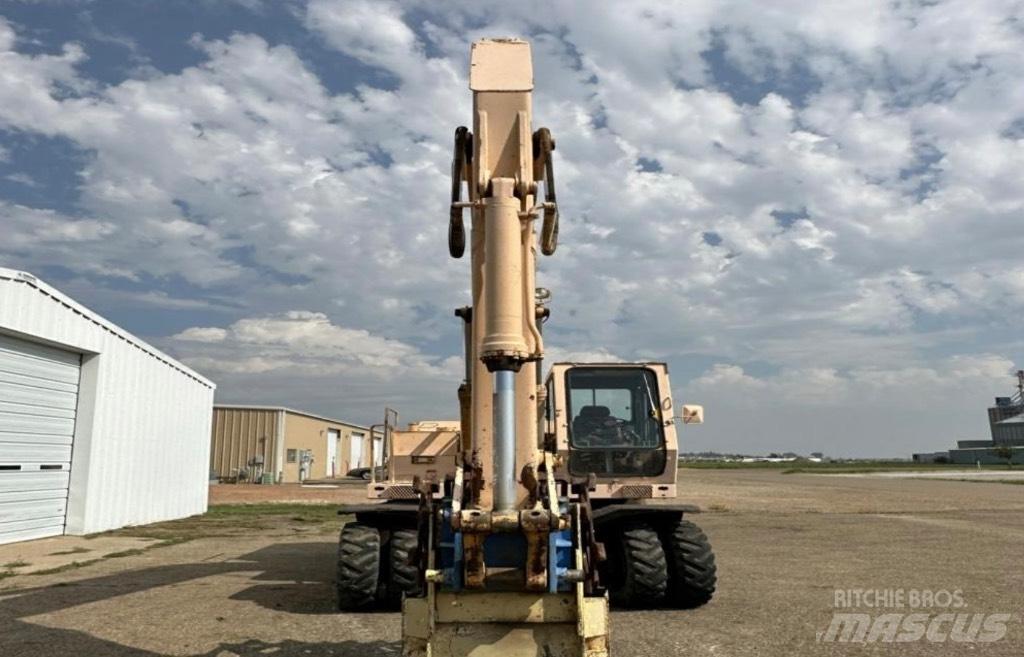 John Deere 595 Lastik tekerli ekskavatörler