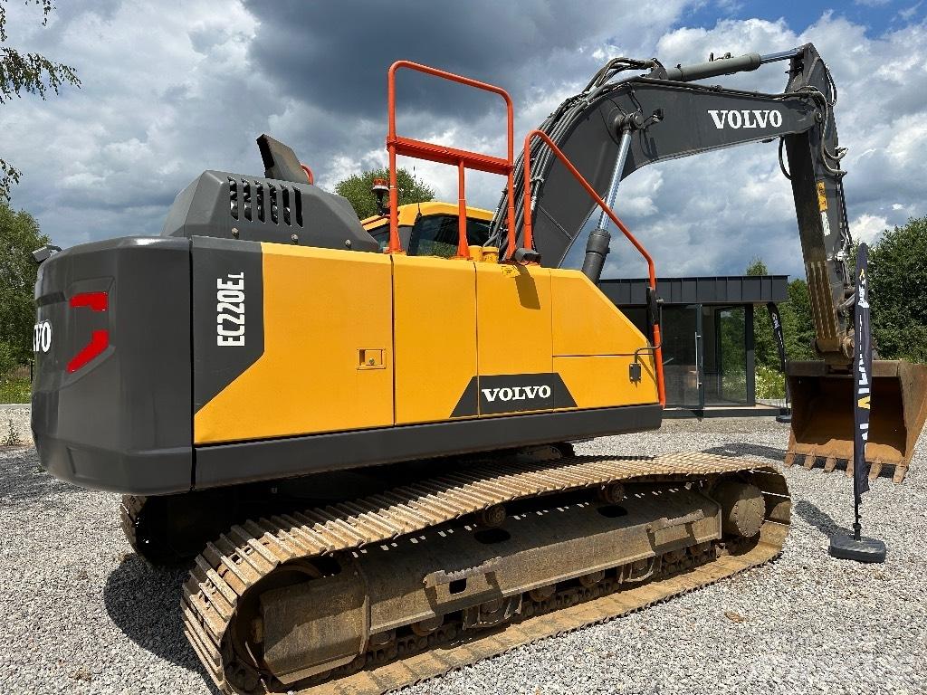 Volvo EC 220 E L Paletli ekskavatörler