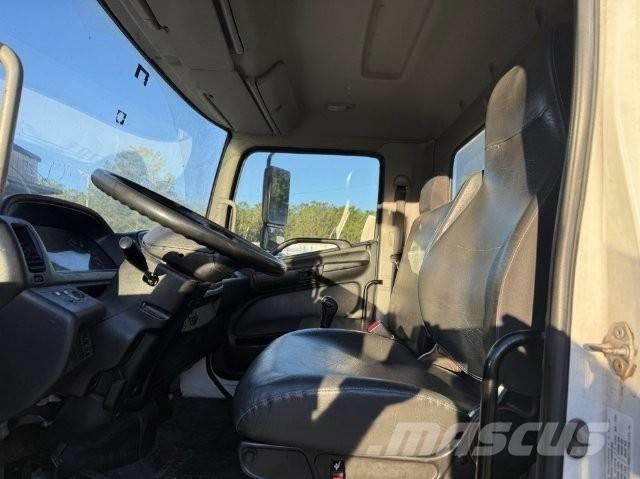 Hino 338 İçecek kamyonları