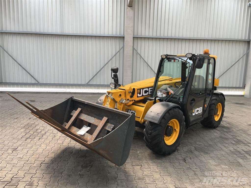JCB 525-60 Hi Viz Tarimsal teleskopik yükleyiciler
