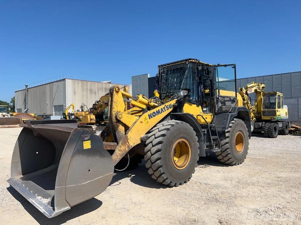 Komatsu WA 270-8 Tekerlekli yükleyiciler