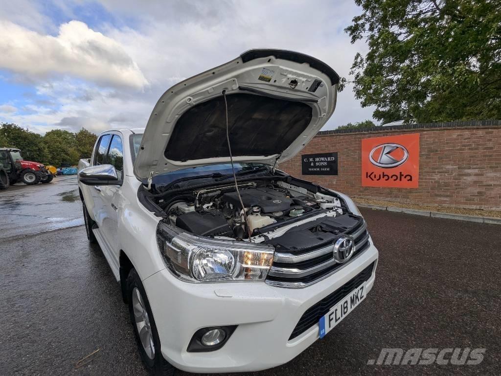Toyota Hilux Pikaplar