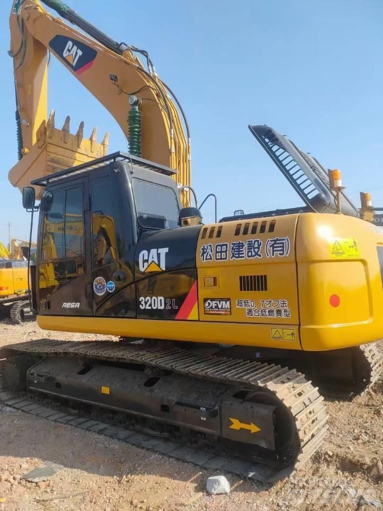 CAT 320D2L Paletli ekskavatörler