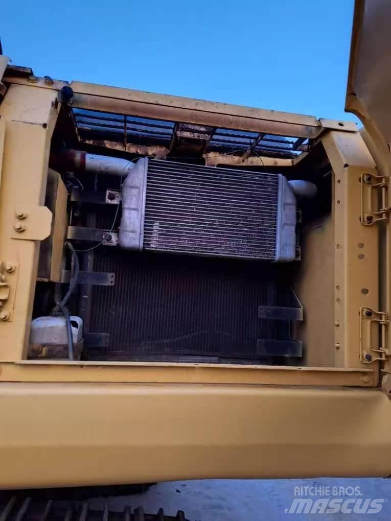 Komatsu PC 200-7 Paletli ekskavatörler