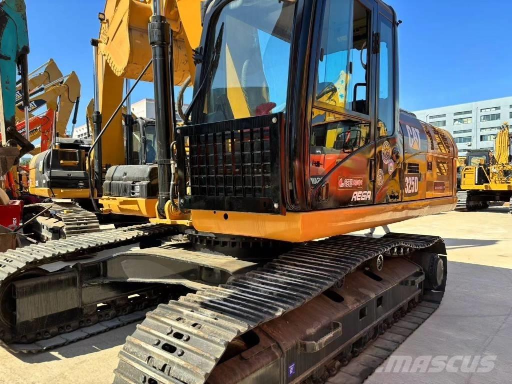 CAT 325 D Paletli ekskavatörler