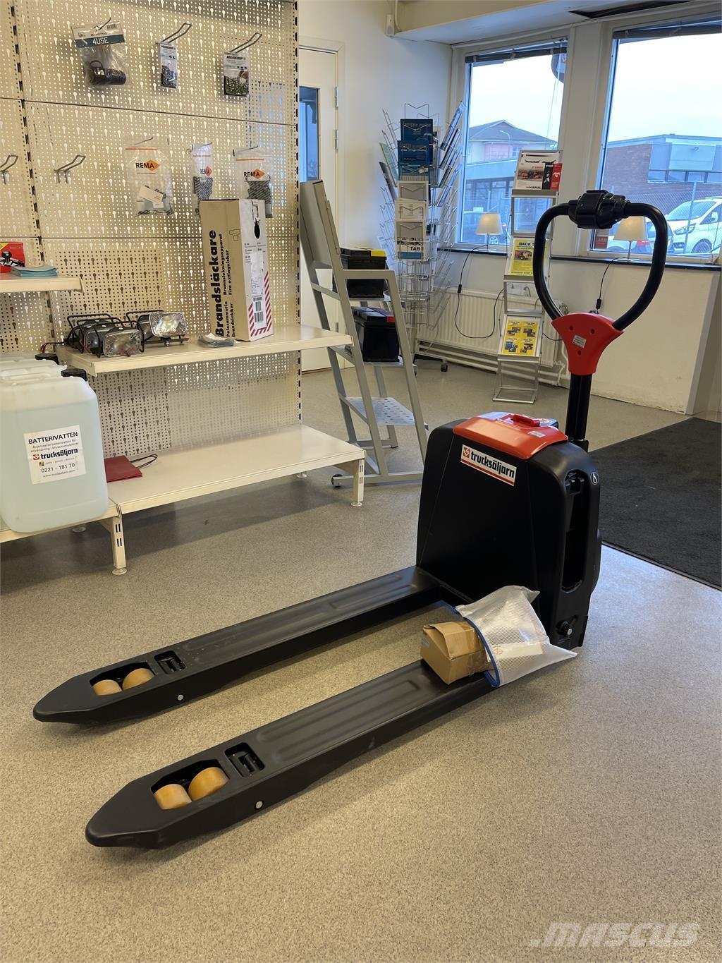 EP Equipment F4 Yaya kumandali istif makinasi