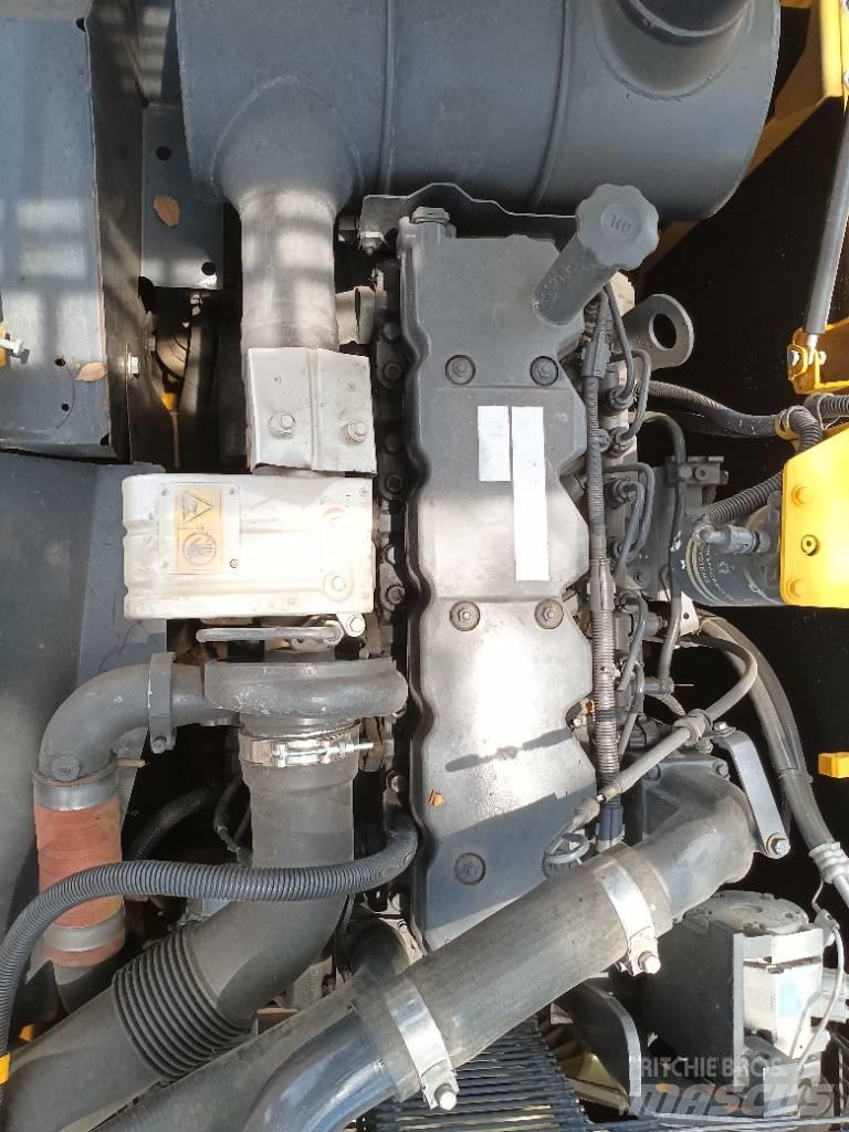 Komatsu PC 200-8 Paletli ekskavatörler