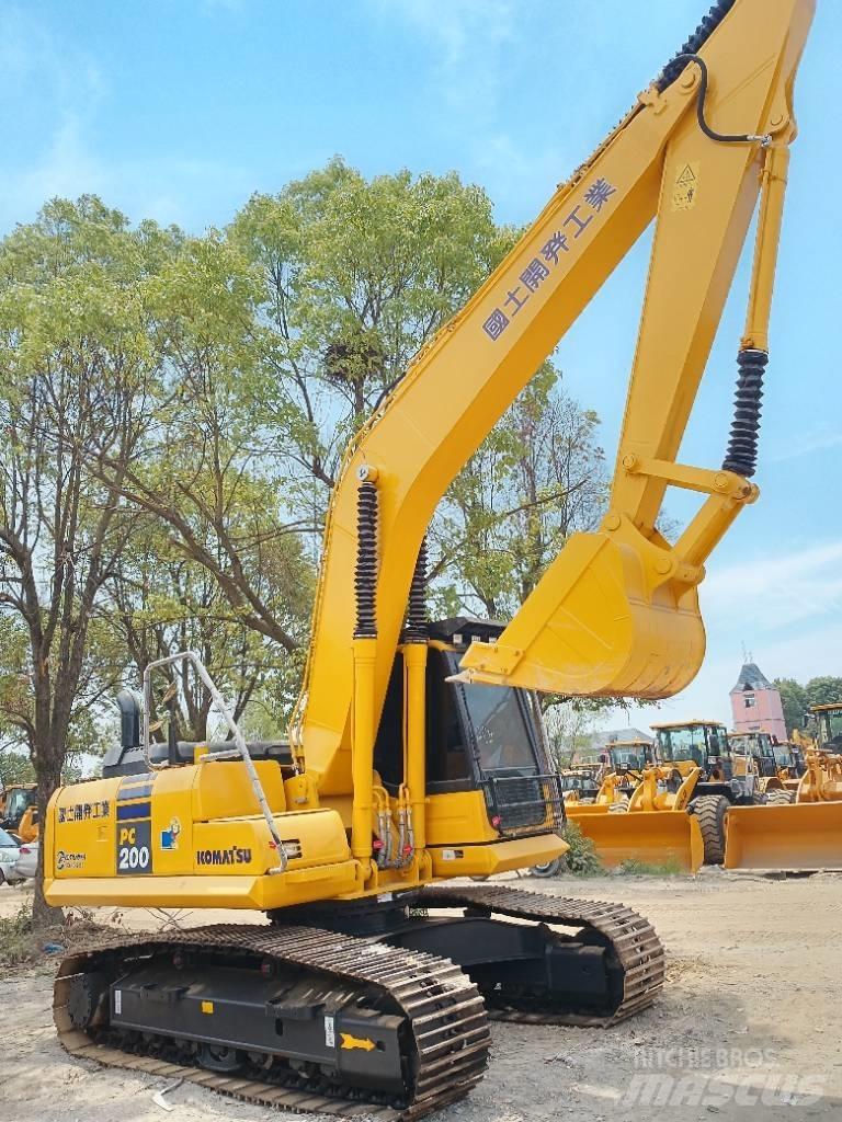 Komatsu PC 200-8 Paletli ekskavatörler