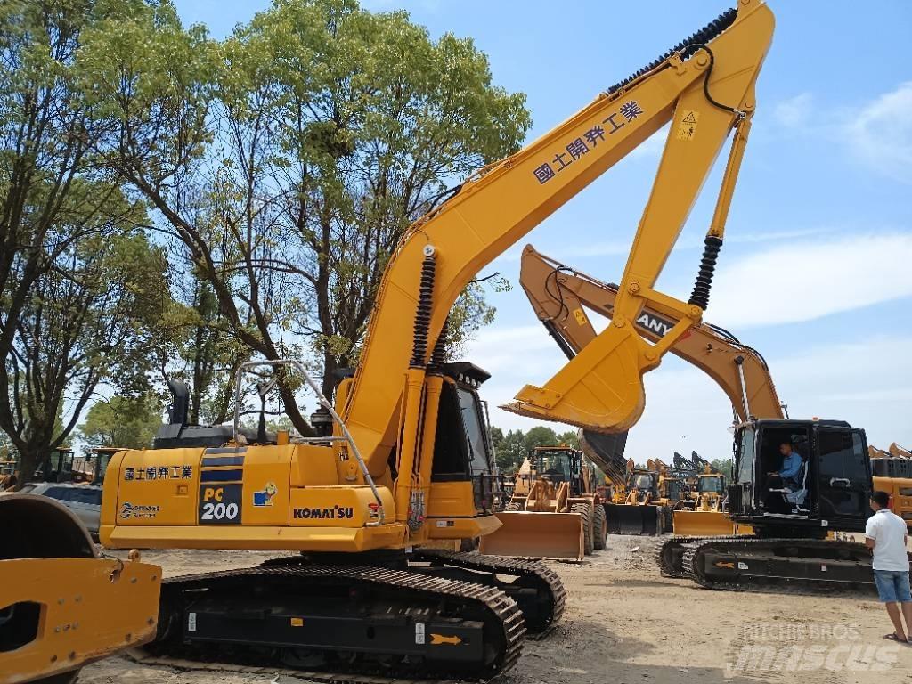 Komatsu PC 200-8 Paletli ekskavatörler