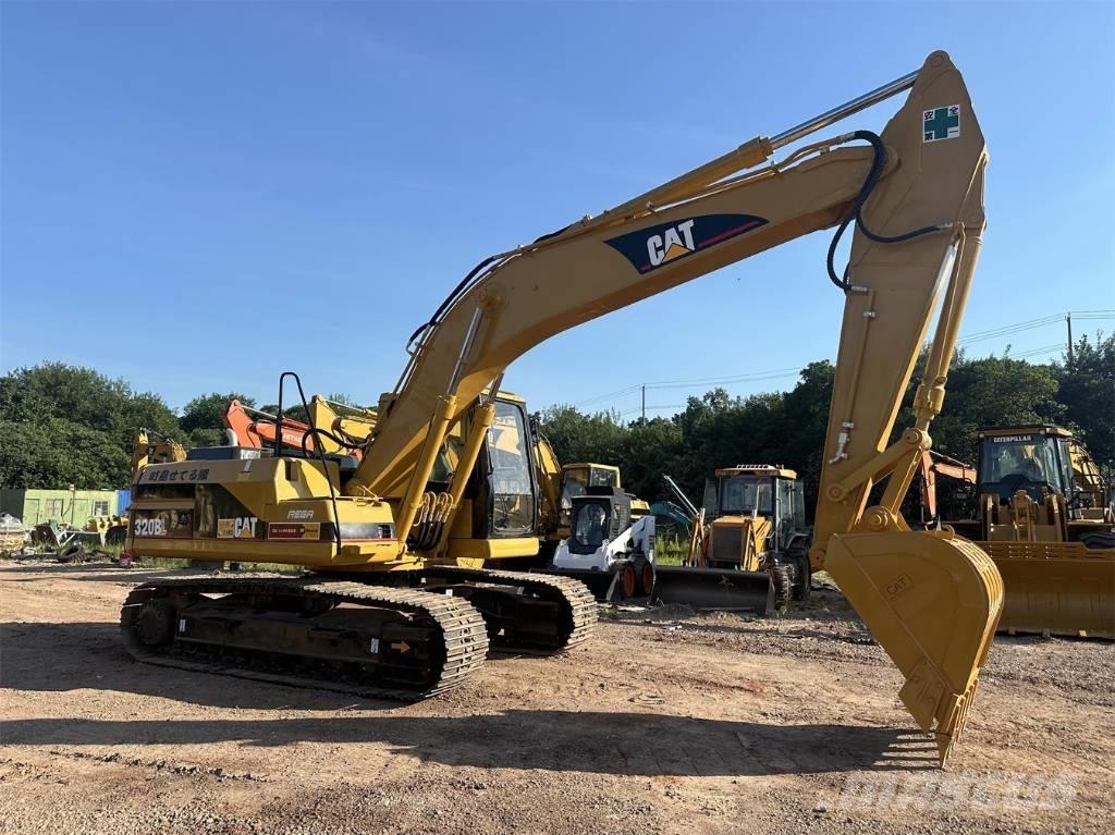 CAT 320BL Paletli ekskavatörler