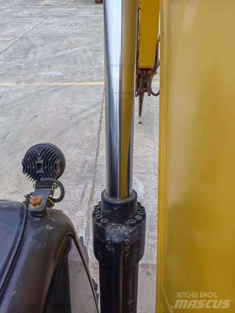CAT CAT 323GX Paletli ekskavatörler