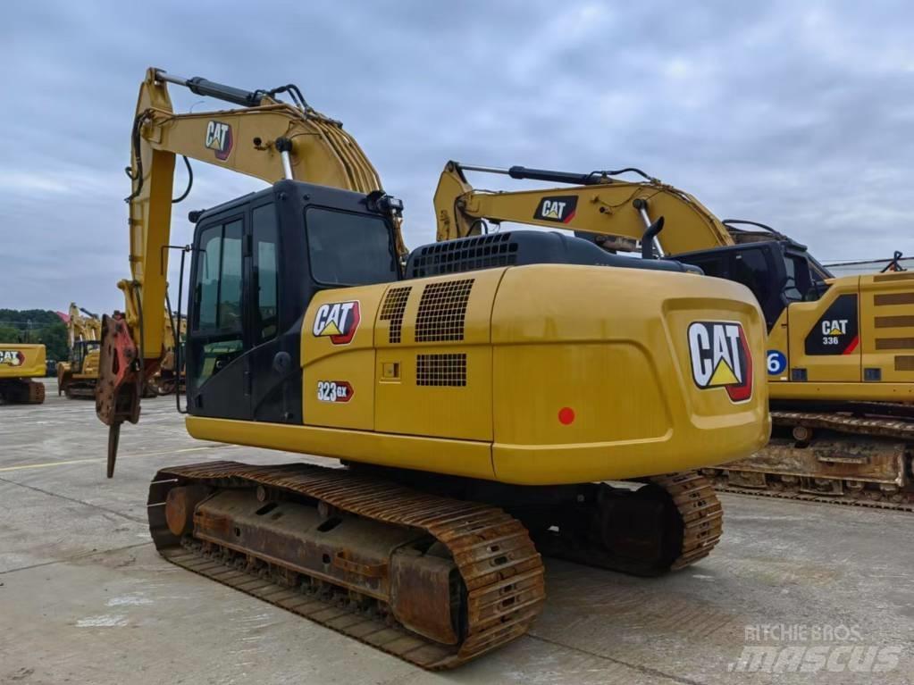 CAT CAT 323GX Paletli ekskavatörler